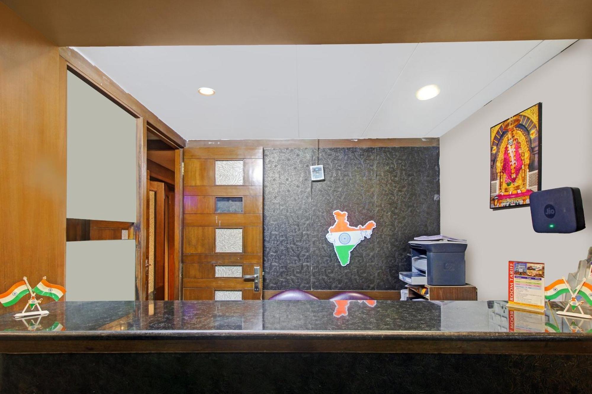 Collection O 82357 Hotel Surabhi Pride Trimulgherry Ngoại thất bức ảnh